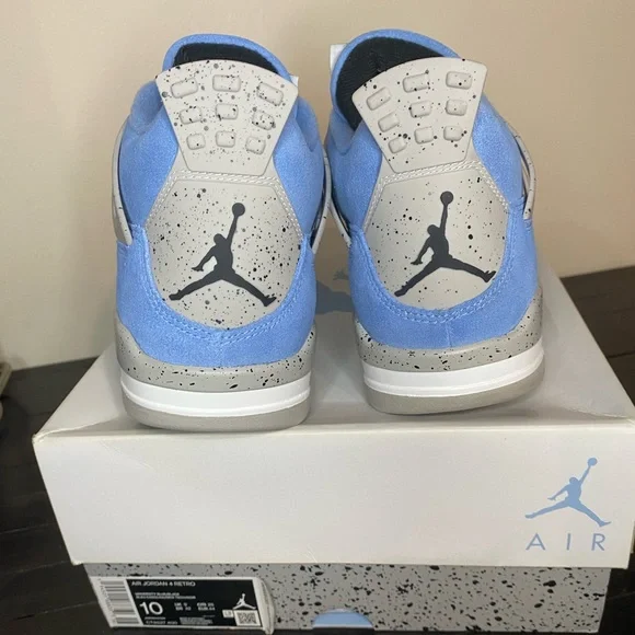 Jordan 4 ‘University Blue’ - Picture 2 of 8